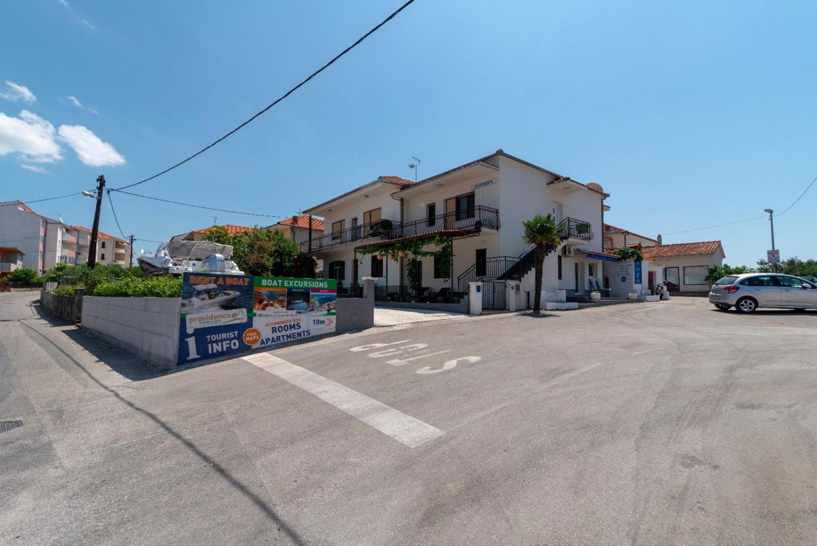 Apartman Karmen Trogir Exterior foto
