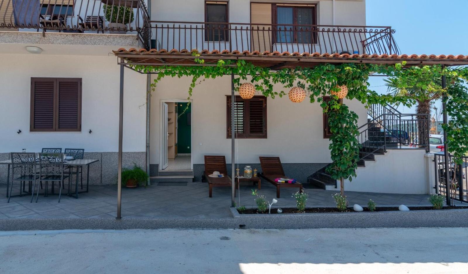 Apartman Karmen Trogir Exterior foto