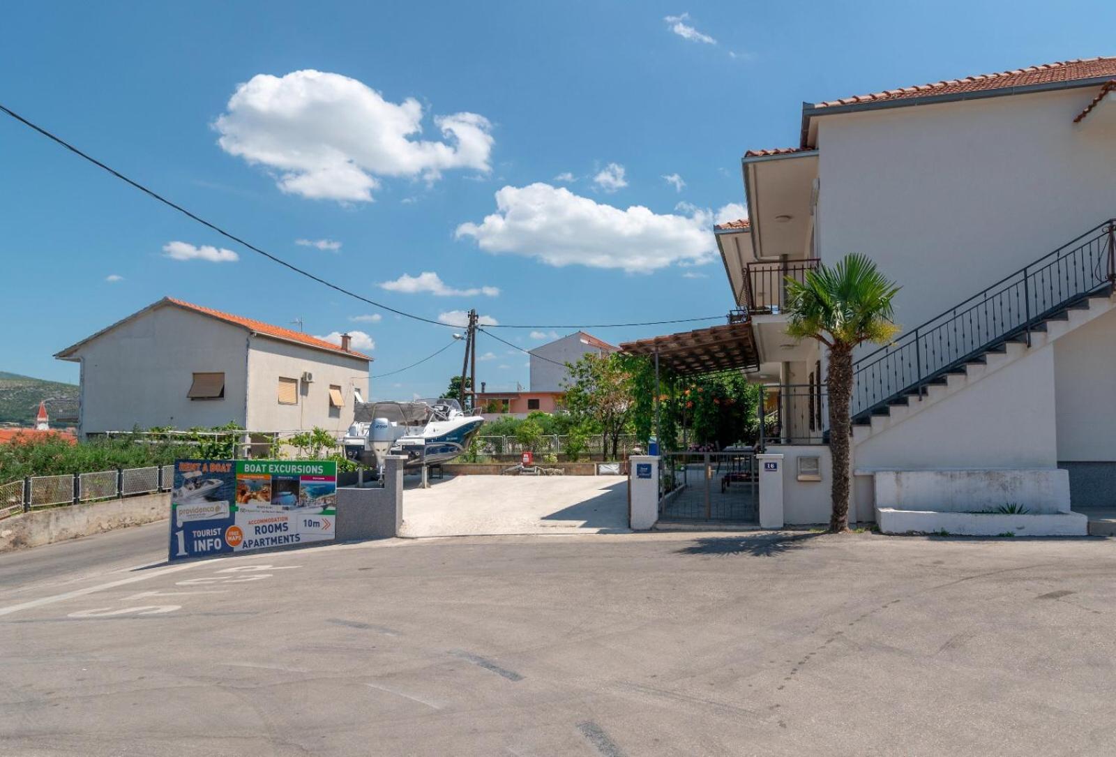 Apartman Karmen Trogir Exterior foto
