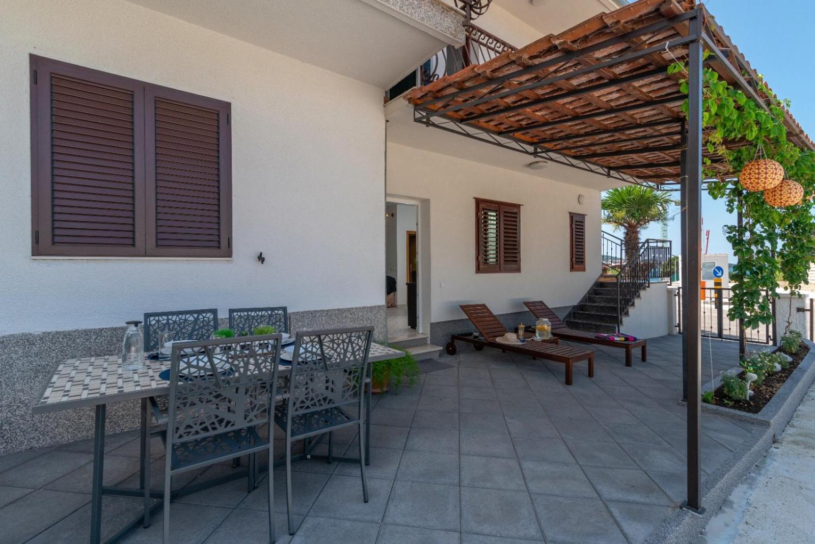 Apartman Karmen Trogir Exterior foto